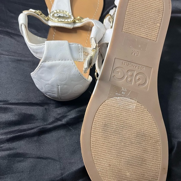 Gianni Bini guess White and Tan Sandals with Sparkling Medallion - Picture 5 of 5